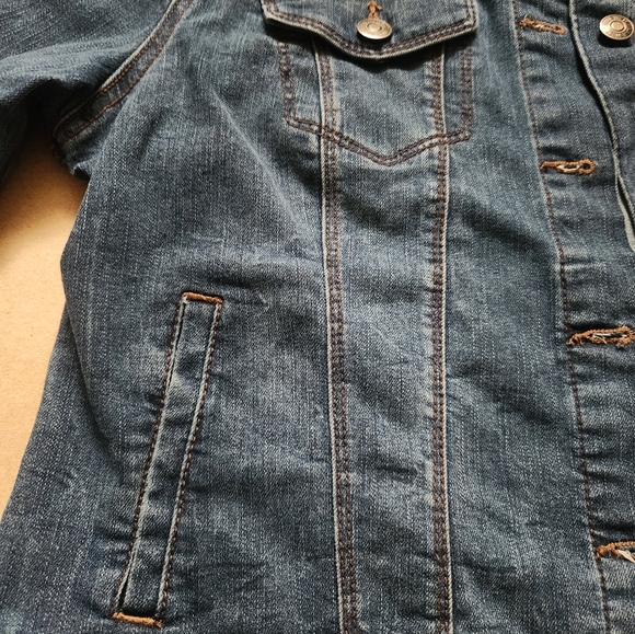 EUC Nine West Womens Top Blue Denim Jacket Long Sleeve Button Up Size Large - Picture 2 of 2